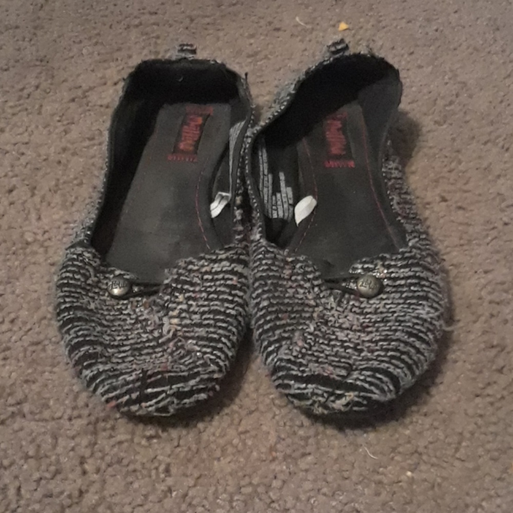 Slip on flats